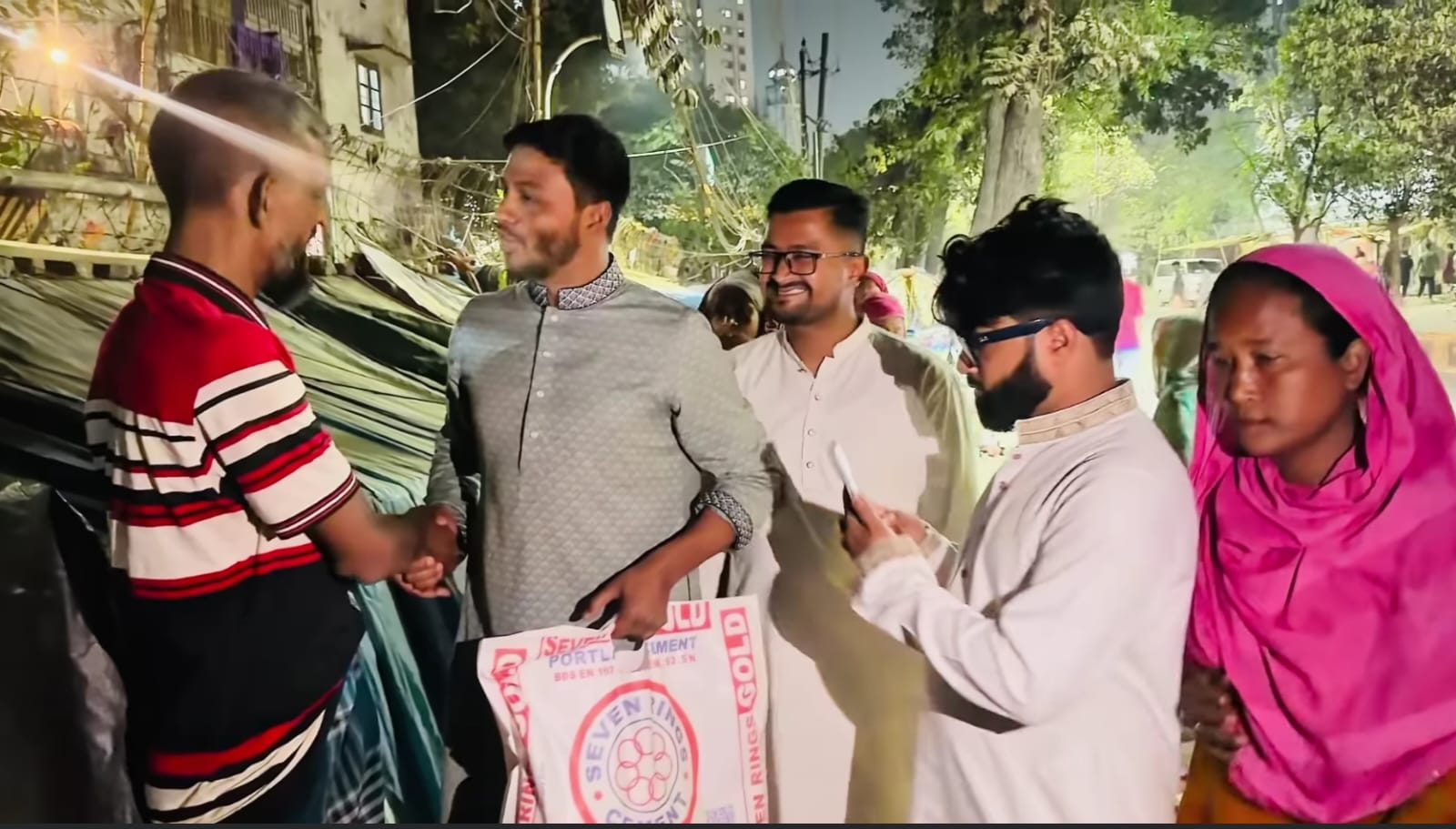 Footpath Iftar, Sehri & Blanket Distribution 2024